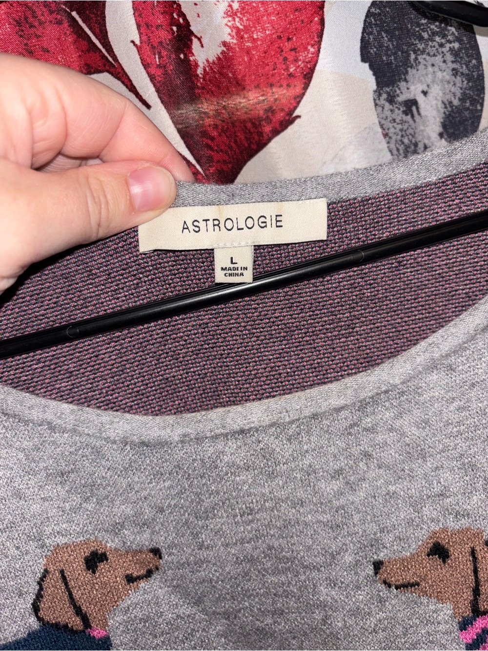 Astrologie Gray Sweater with Brown Dachshund Motifs - Picture 3 of 3